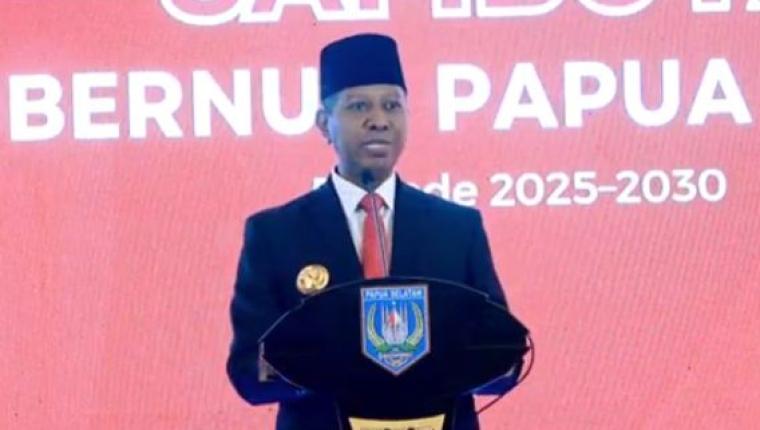 Apolo Safanpo Resmi Menjadi Gubernur Definitif Papua Selatan