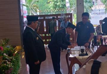 Serah Terima Jabatan Bupati Lahat: Bursah Zarnubi Resmi Memimpin Lahat