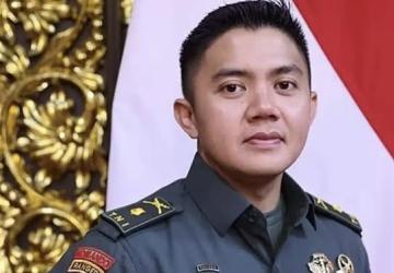 Sekretaris Kabinet Teddy Indra Wijaya Mendapat Kenaikan Pangkat ke Letnan Kolonel