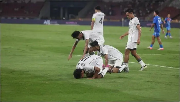 Gol Bunuh Diri Rosquillo Antar Indonesia U-23 Unggul Sementara atas Filipina di Piala AFF U-23 2025