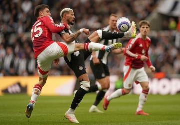 Newcastle United Bungkam Manchester United 4-1, Tembus Papan Atas Liga Inggris