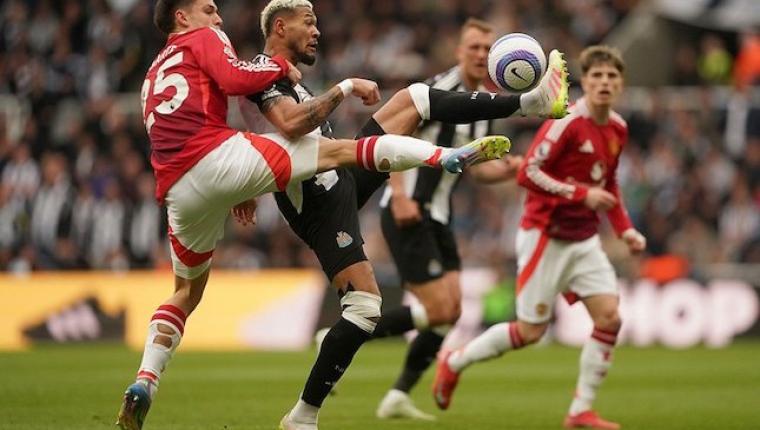 Newcastle United Bungkam Manchester United 4-1, Tembus Papan Atas Liga Inggris