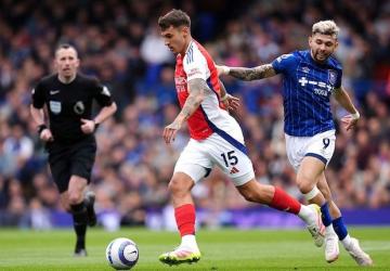 Arsenal Gebuk Ipswich Town 4-0, Dominasi Total di Portman Road