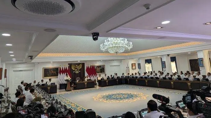 Presiden Prabowo Gelar Rapat Kabinet Paripurna, Para Menteri Hadir di Istana