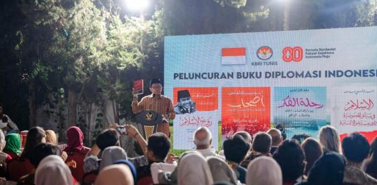 KBRI Tunisia Peringati HUT ke-80 RI dengan Luncurkan Buku Diplomasi dalam Bahasa Arab