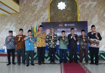 Kunjungi Sekolah, Mendikdasmen dan Komisi X DPR RI Tekankan Pentingnya Pendidikan Karakter