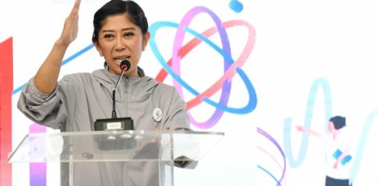 Menkomdigi Meutya Hafid Umumkan Migrasi e-SIM Demi Ruang Digital yang Aman