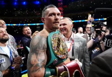 Oleksandr Usyk Tutup Pintu untuk Tyson Fury, Bidik Pemenang Parker vs Wardley