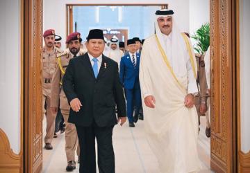 Presiden Prabowo Disambut Hangat Emir Qatar di Istana Amiri Diwan