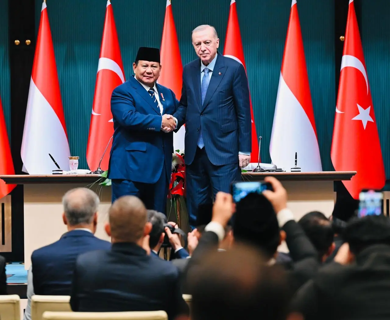Presiden Prabowo Gelar Pertemuan Tête-à-Tête dengan Presiden Erdoğan