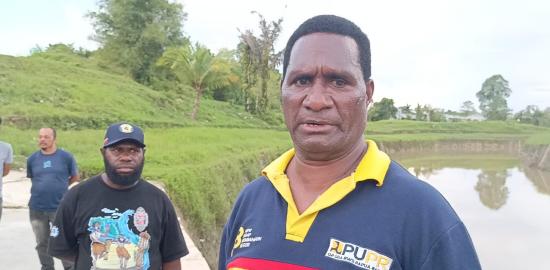 Tanggul Mariat Retak Karena Hujan Deras dan Debit Air Meluap