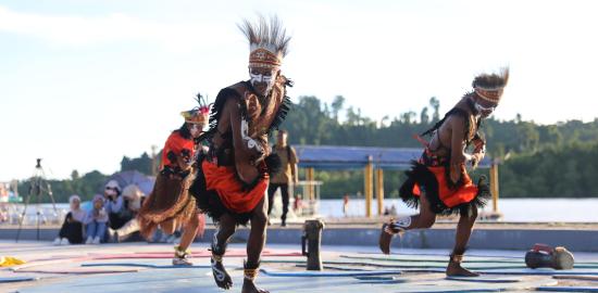 Festival Sorai Waisai 2025 : Penutup 50 Hari Pengabdian Mahasiswa UGM yang Manis