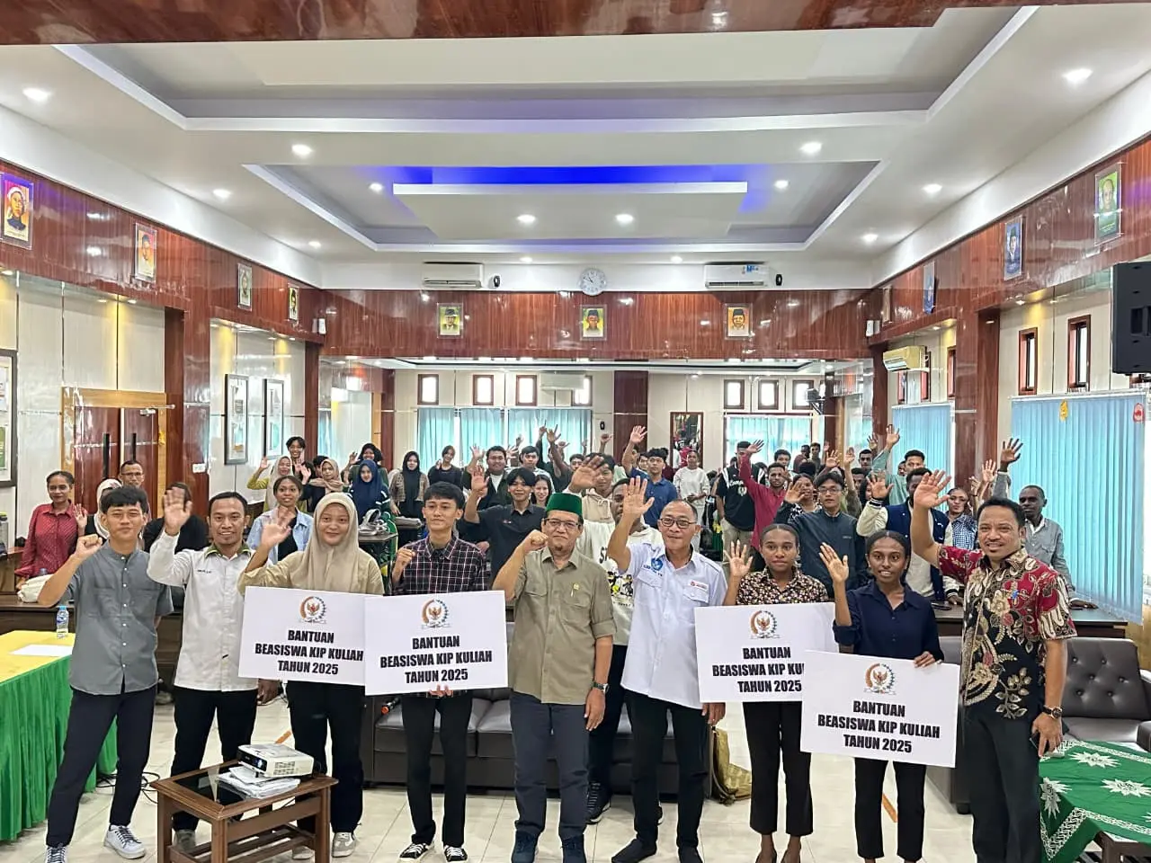 Berdialog Bersama Mahasiswa UNAMIN Saat Reses, Anggota DPD RI - Hartono Salurkan KIP Kuliah