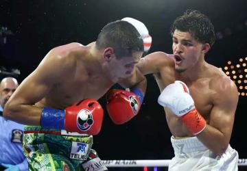 Oscar De La Hoya Kecam Xander Zayas karena Tolak Duel dengan Vergil Ortiz Jr.