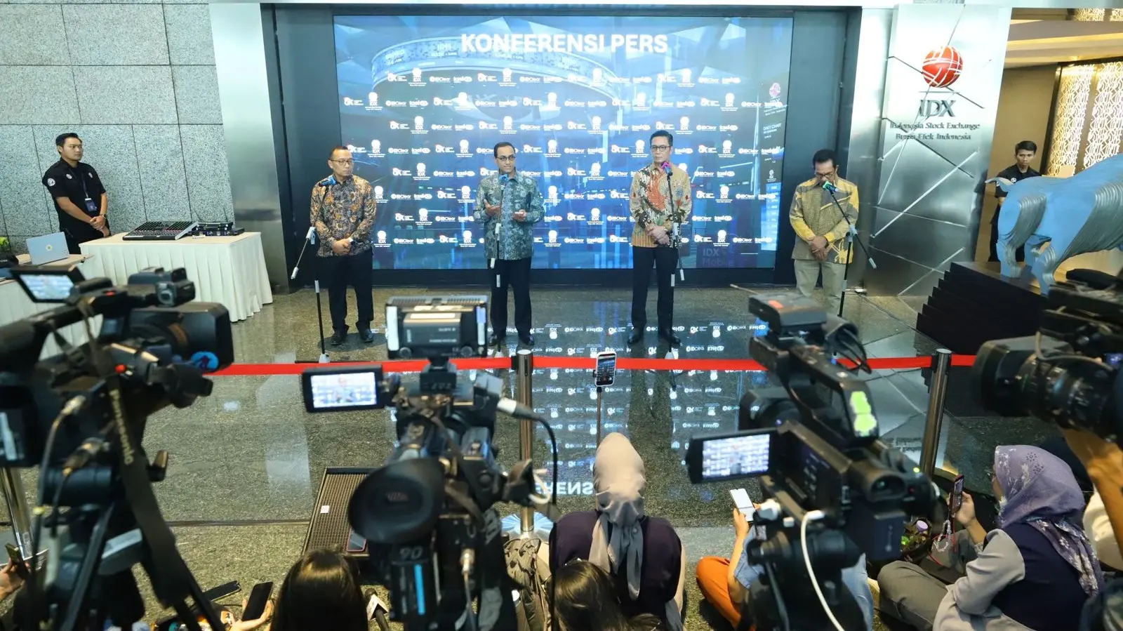 OJK: Fundamental Pasar Modal Indonesia Tetap Positif Meski IHSG Mengalami Koreksi