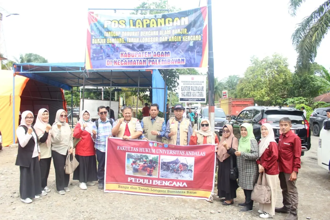 Pengabdian Bencana Fakultas Hukum Unand Bantu Korban Banjir