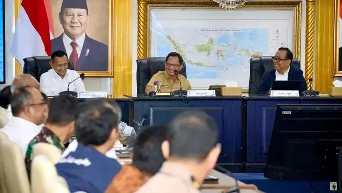 Pemerintah Perkuat Sinergi Pusat dan Daerah untuk Percepatan Pemulihan Pascabencana di Sumatera