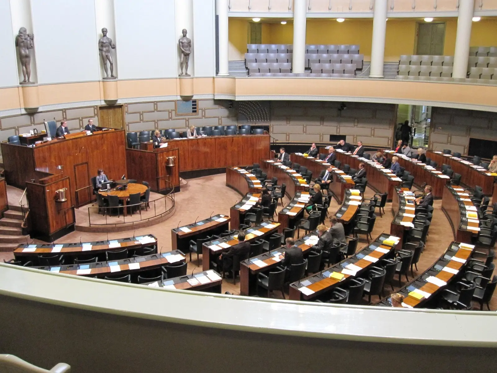 Perbandingan Sistem Presidensial dan Parlementer Terhadap Relevansinya di Indonesia