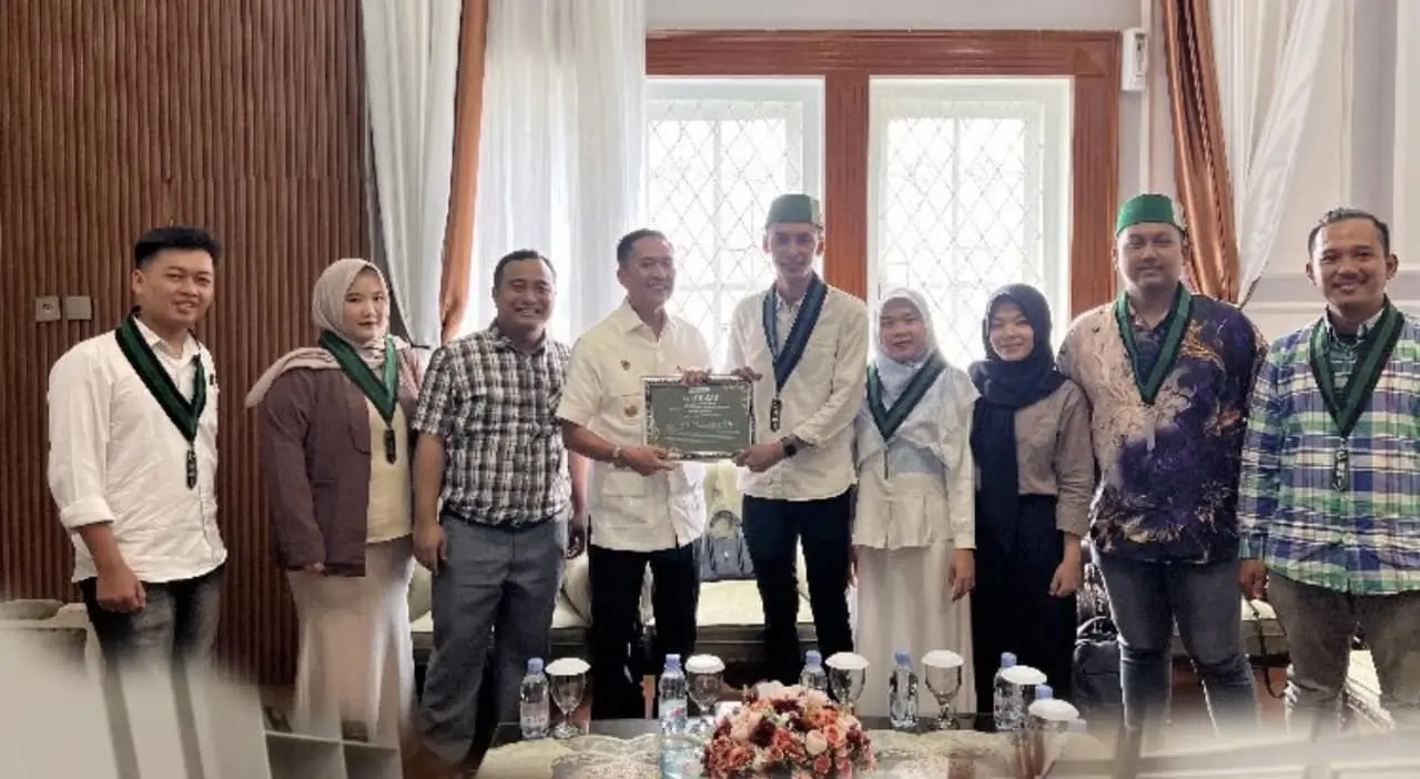 HMI Cabang Palembang Angkat Ratu Dewa sebagai Anggota Kehormatan