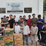 Nasir Djamil Serahkan Bantuan Makanan dan Genset untuk Panti Asuhan Islam Media Kasih Banda Aceh