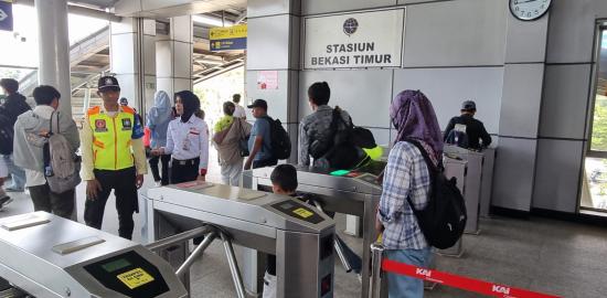 Info Commuter Line: Layanan Commuter Line Cikarang Kembali Normal Sepenuhnya Usai Penanganan Insiden di Stasiun Bekasi Timur