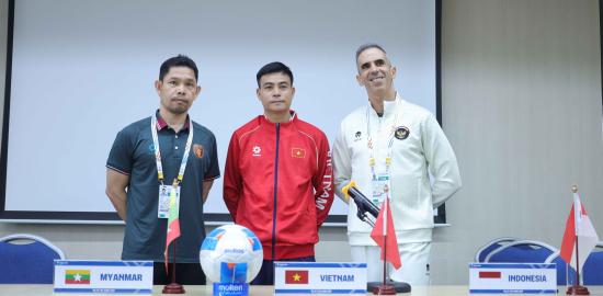 Pelatih Luis Estrela Targetkan Indonesia Jadi Juara Futsal Putri SEA Games 2025