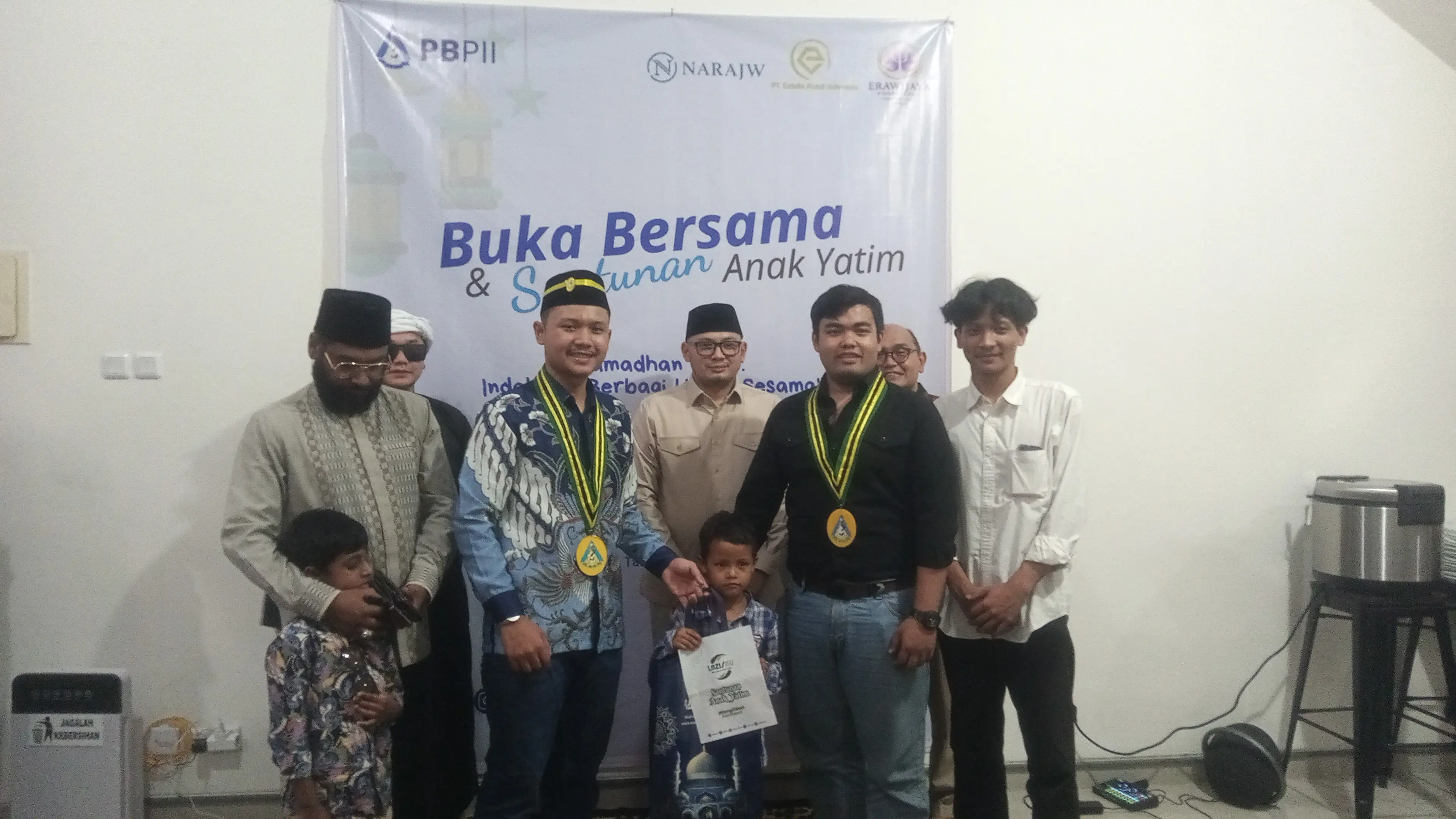 PB PII bersama bersama Nara JW dan Erawijaya Consultant Gelar Santunan Anak Yatim