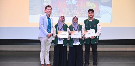 Santri Pare Raih Perunggu di Ajang Inovasi Internasional Singapura