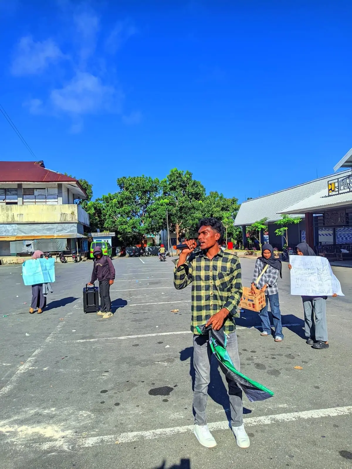 HMI Komisariat FEB Uningrat Tual Desak PLN Persero Cabang Tual: Segera Atasi Krisis Listrik di Kepulauan KUR