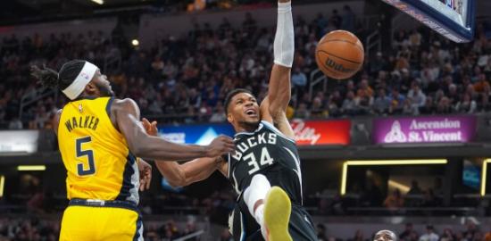 Giannis Antetokounmpo Cetak Buzzer Beater, Bucks Tumbangkan Pacers 117–115