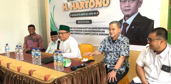 Pantau SPMB SMPIC di Kota Sorong, Senator DPD RI - Hartono Ajak Partisipasi Mencerdaskan Bangsa