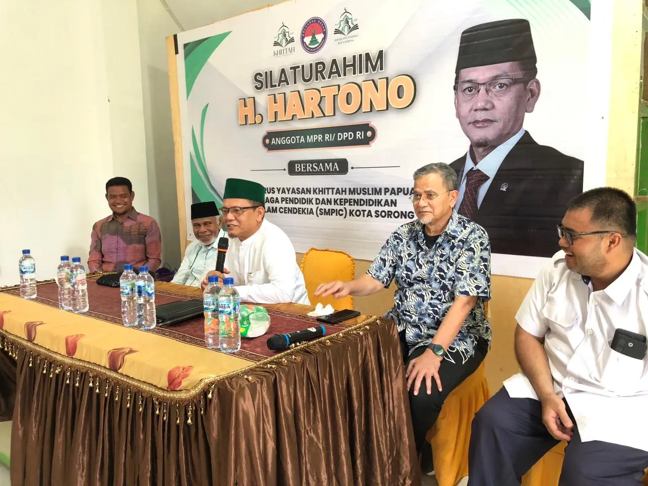 Pantau SPMB SMPIC di Kota Sorong, Senator DPD RI - Hartono Ajak Partisipasi Mencerdaskan Bangsa