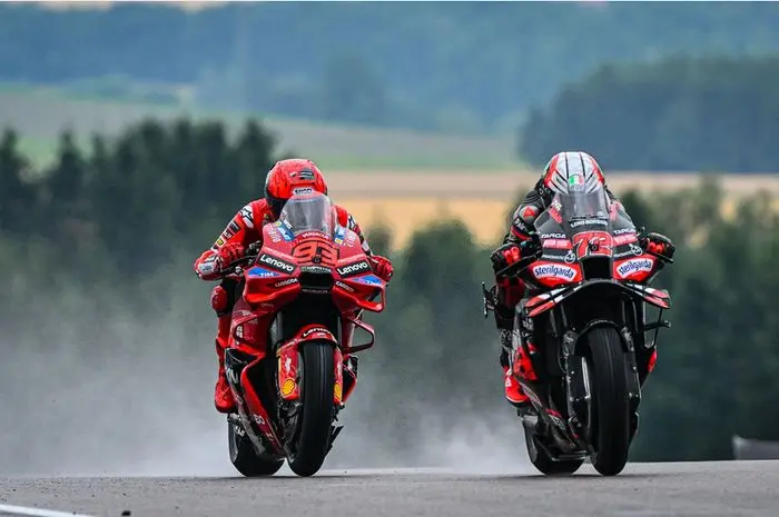 Bos Aprilia Yakin Bezzecchi Mampu Tumbangkan Marc Marquez di MotoGP 2026