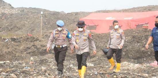 Kapolda Banten Pastikan Penanganan Kebakaran TPA Jatiwaringin Berjalan Optimal
