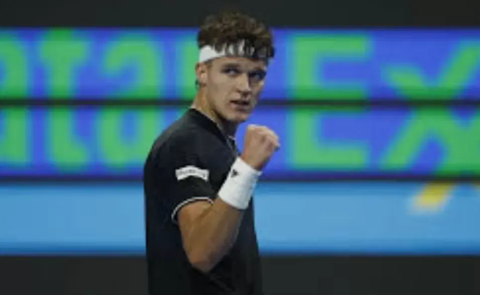 Jakub Mensik Singkirkan Jannik Sinner, Ukir Kemenangan Terbesar di Doha