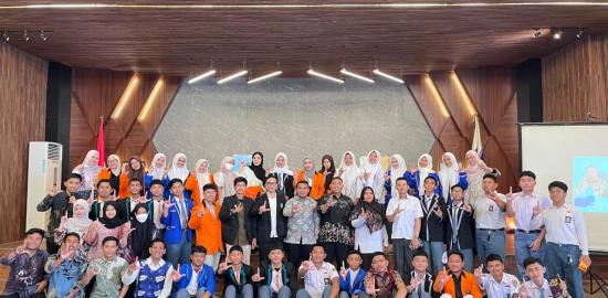 Cendekia Society ID Sukses Gelar Seminar Kearifan Lokal: Kamus Bergambar Bahasa Dampelas Jadi Ikhtiar Menjaga Bahasa Ibu di Tengah Kekosongan Regulasi