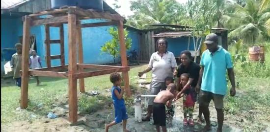 Dapat Bantuan Fasum Air Bersih, Warga Inamo : Terima Kasih Bapak Presiden Prabowo Subianto