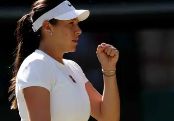 Amanda Anisimova Kalahkan Iga Swiatek dan Amankan Semifinal WTA Finals 2025