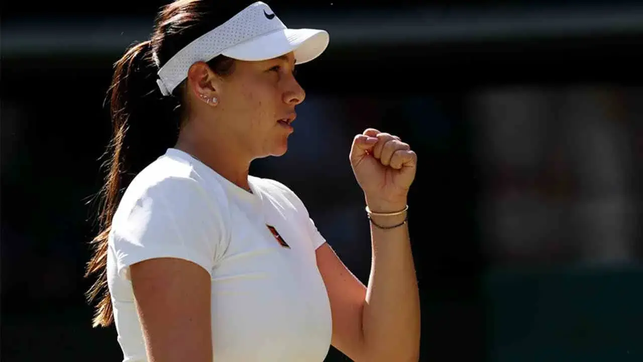 Amanda Anisimova Kalahkan Iga Swiatek dan Amankan Semifinal WTA Finals 2025