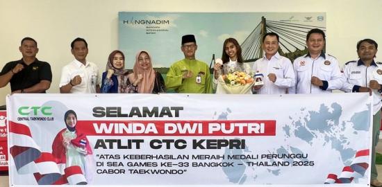 Atlet Taekwondo Asal Batam Winda Dwi Putri Raih Perunggu SEA Games 2025