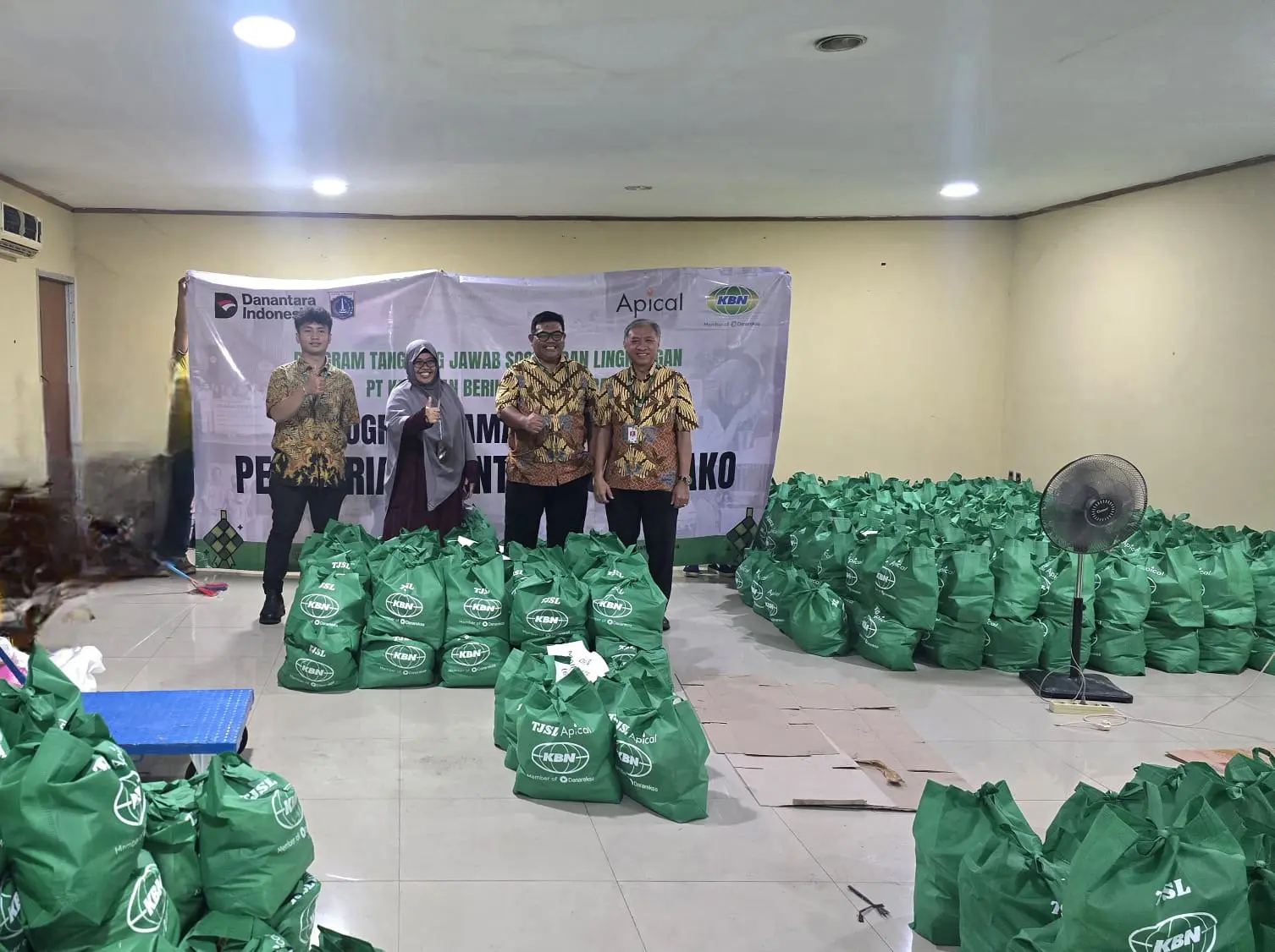 APICAL Peduli Berbagi Berkah Ramadan Bersama Warga Marunda Pulo dan Lingkungan KBN