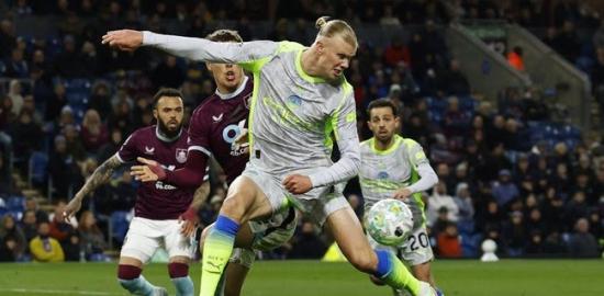 Man City Geser Arsenal dari Puncak Klasemen Usai Tundukkan Burnley