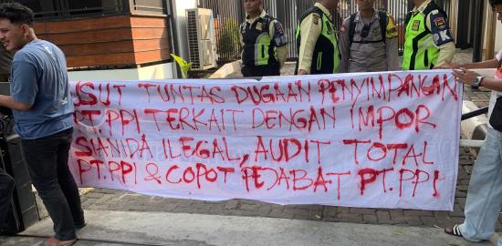 Aksi Jilid II: Yadon Hanubun Tantang Pimpinan PT PPI Buka Data Tata Kelola dan Distribusi Sianida Secara Terbuka di Hadapan Publik dan Media