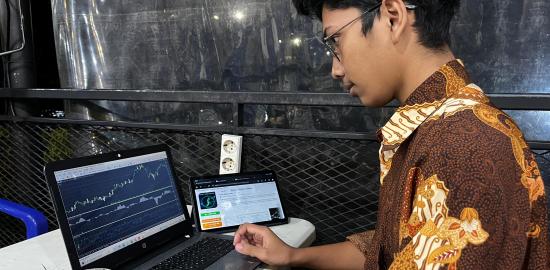 Inovasi Anak Bangsa: Mahasiswa Universitas Cakrawala Ciptakan Robot Trading Tembus Pasar Global