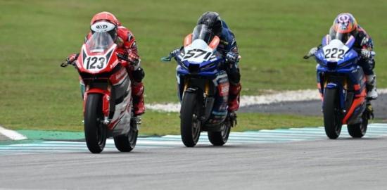 Manuver Dramatis Rheza Ahrens Antar AHRT Raih Podium di ARRC Sepang