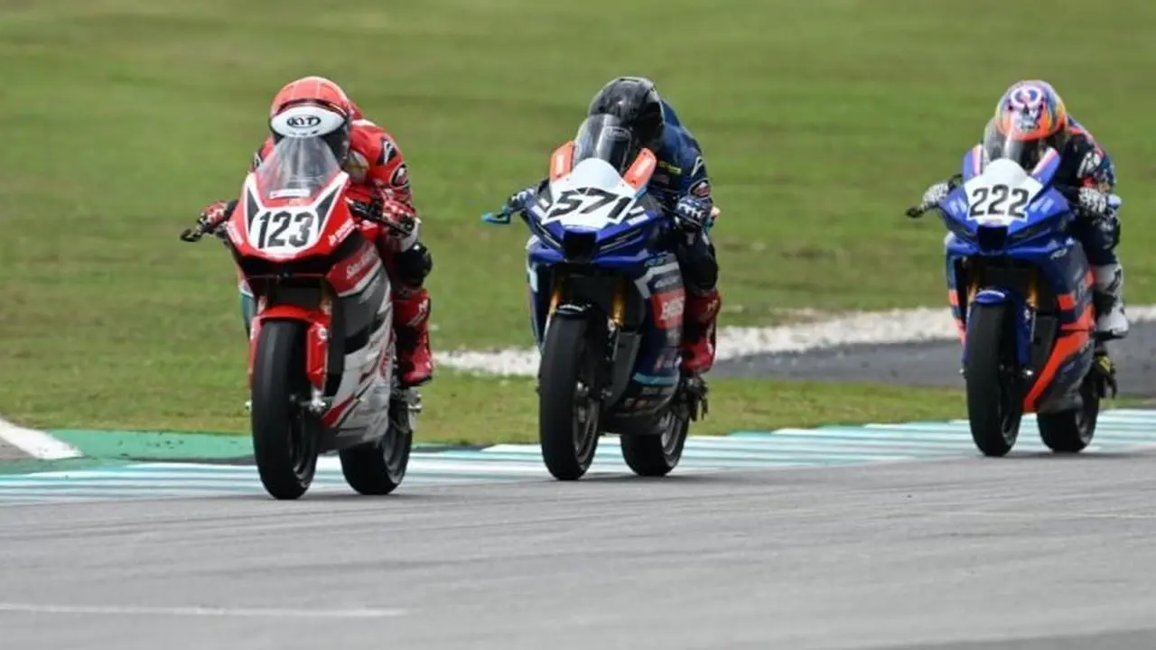 Manuver Dramatis Rheza Ahrens Antar AHRT Raih Podium di ARRC Sepang