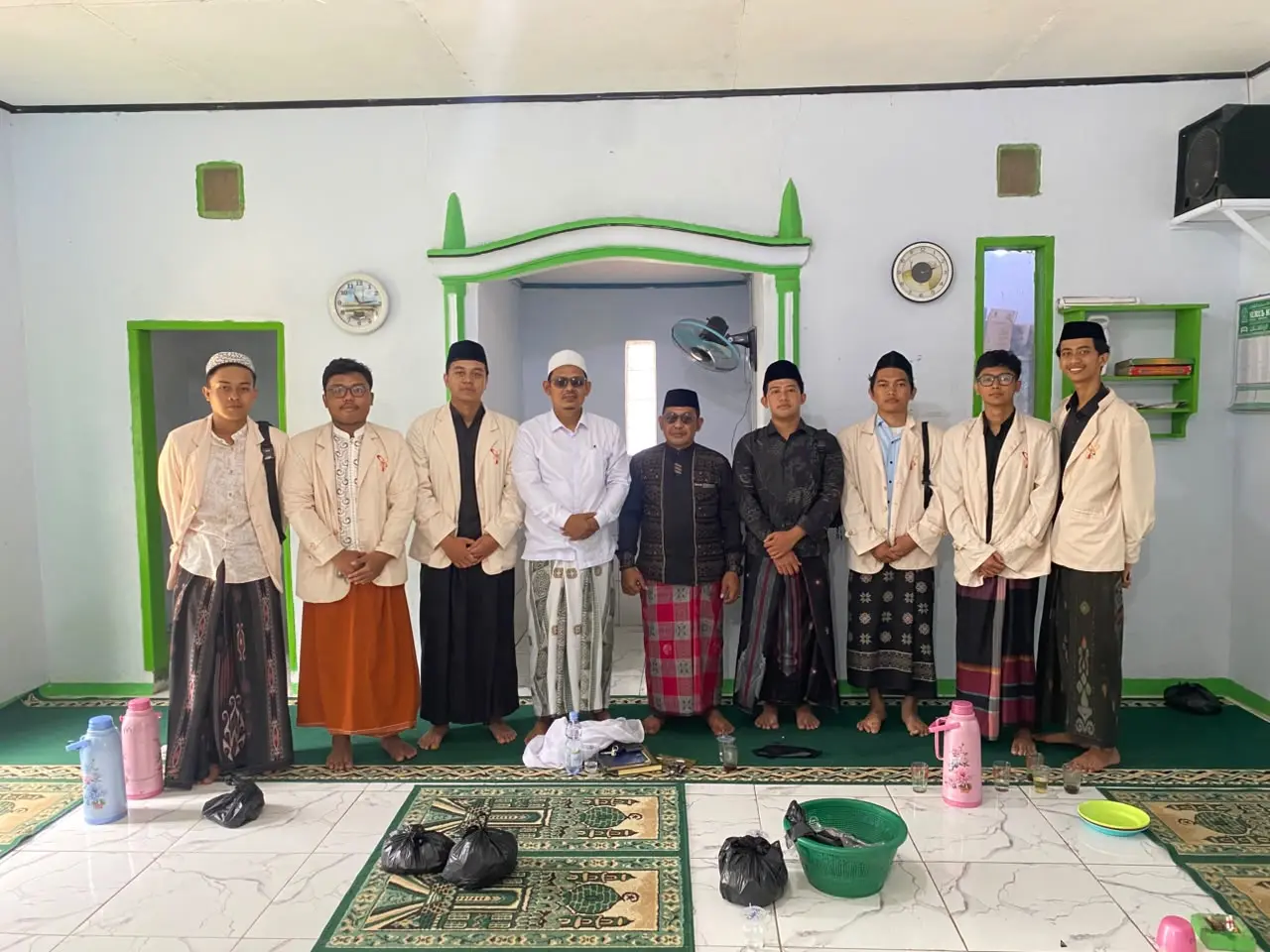 Pererat Silaturahmi, Kelompok 16 KKN UIN SMH Banten Ikuti Pengajian Bulanan di Kampung Jaura