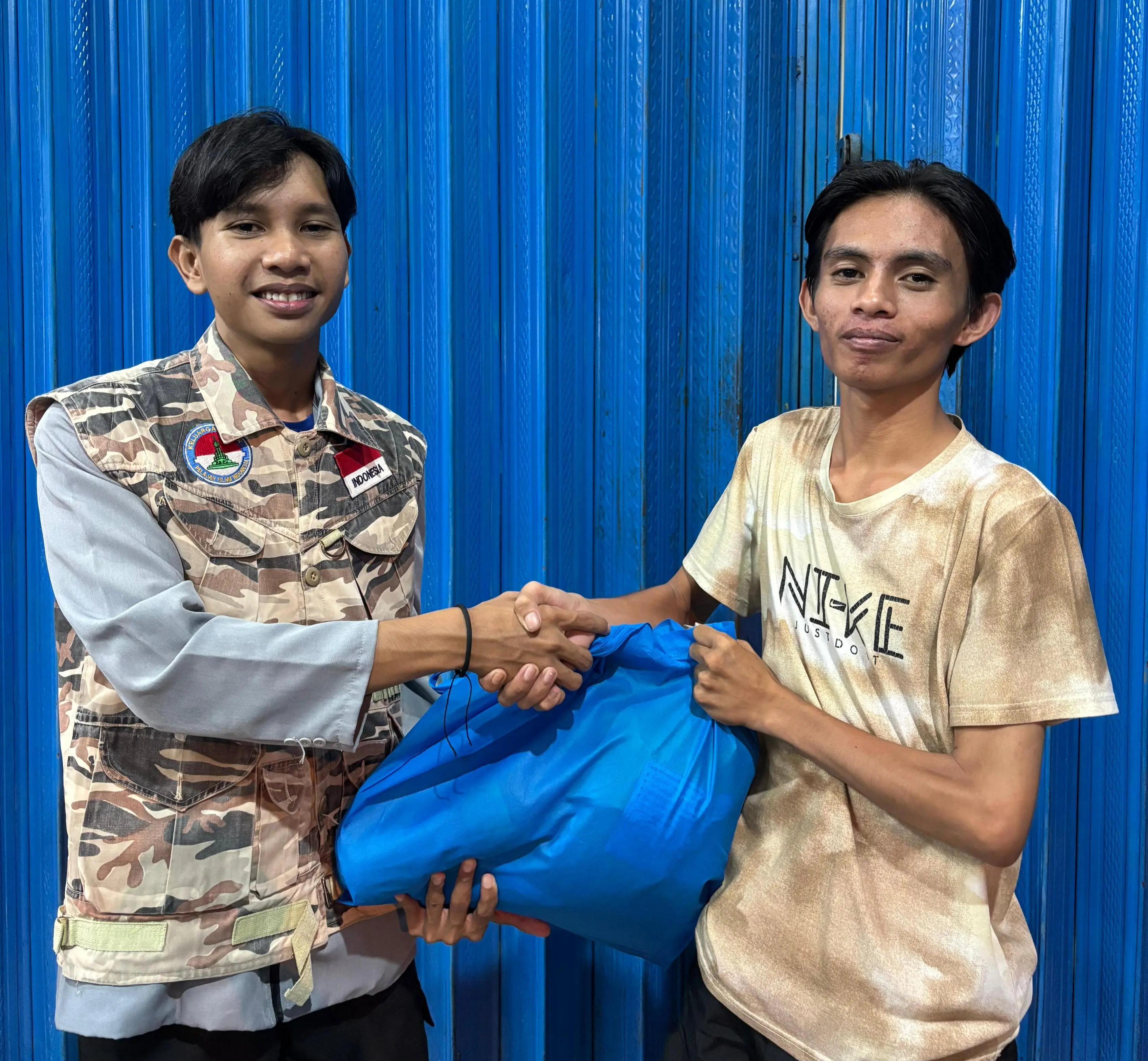 Lazisku Kalbar dan PII Berbagi Parsel Lebaran Pontianak