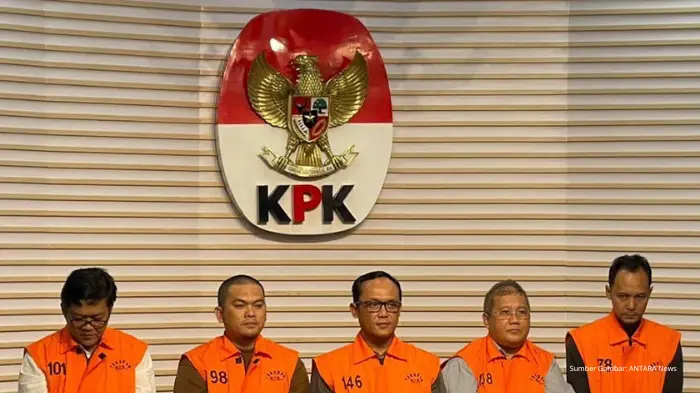 OTT KPK Seret Bupati Lampung Tengah, Uang Tunai hingga Emas Disita