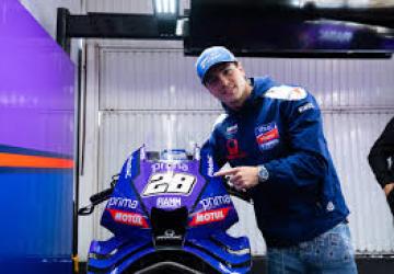 Izan Guevara Jajal Yamaha M1 untuk Pertama Kalinya Usai MotoGP Valencia
